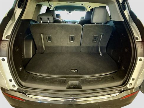 Used 2020 Buick Enclave Essence image 26