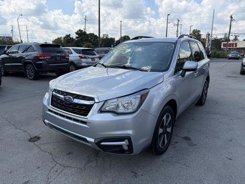 Used 2017 Subaru Forester 2.5i Limited AWD/4WD image 7