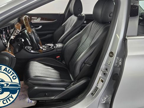 Used 2018 Mercedes-Benz E 300 4MATIC w/ Premium 3 Package (Q03) image 27