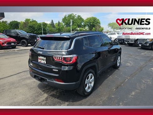 Used 2019 Jeep Compass Latitude w/ Cold Weather Group AWD/4WD image 5