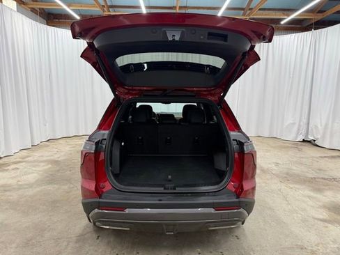 Used 2025 Chevrolet Equinox ACTIV w/ Safety and Technology Package AWD/4WD image 21