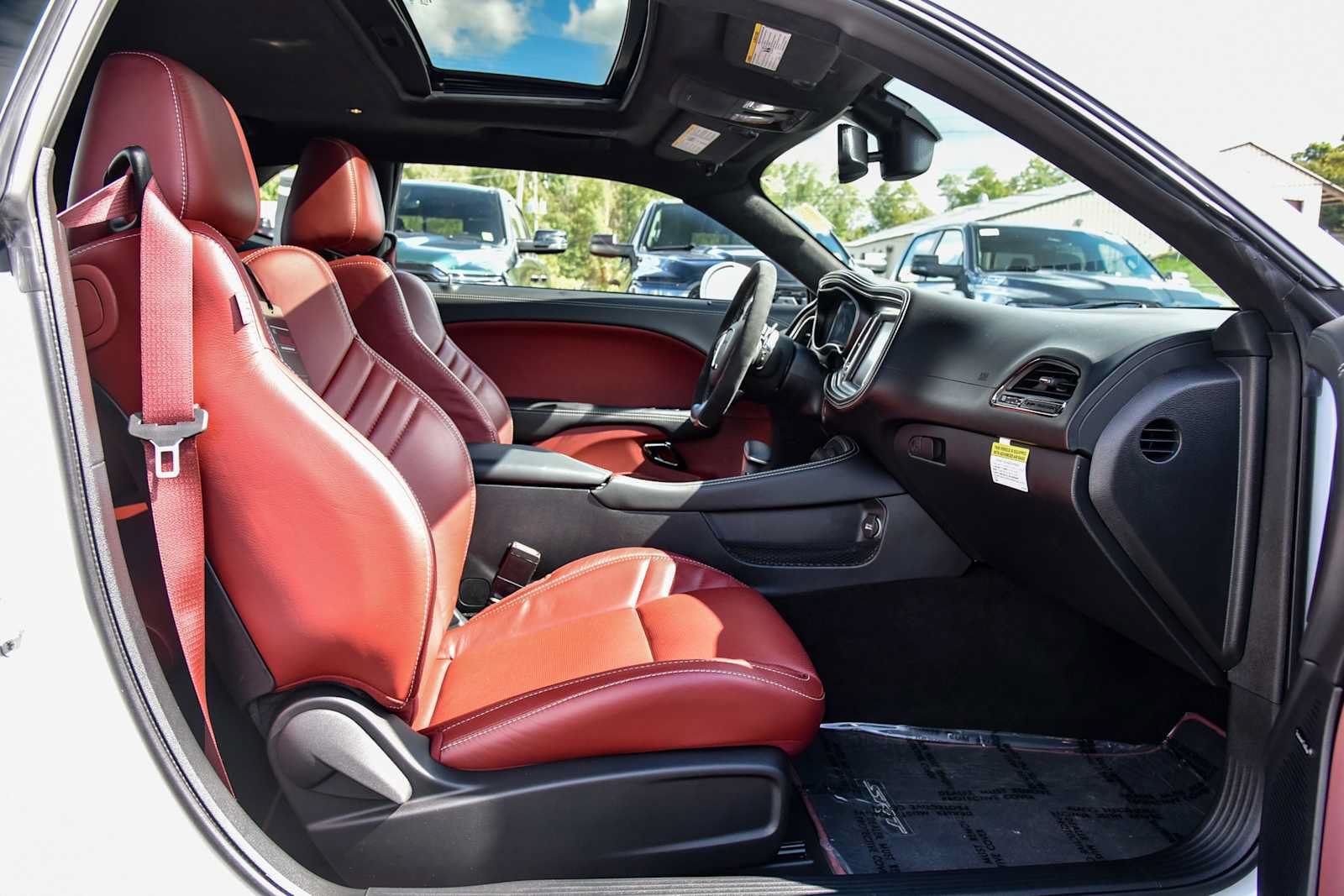 Used 2022 Dodge Challenger SRT Hellcat RWD image 9