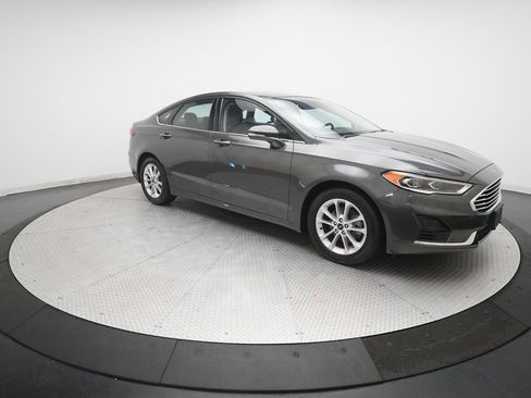 Used 2020 Ford Fusion SEL image 13