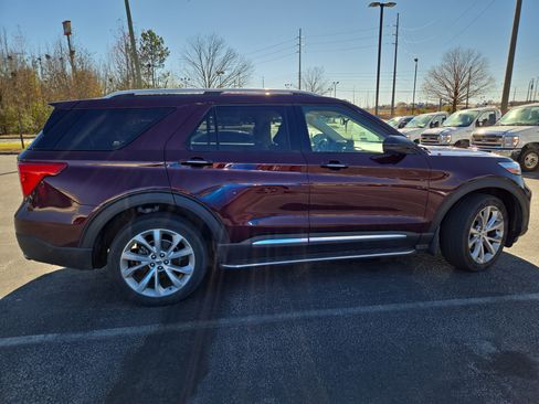 Used 2022 Ford Explorer Platinum w/ Equipment Group 601A image 4