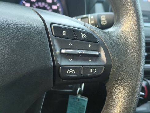 Used 2023 Hyundai Kona SE image 23