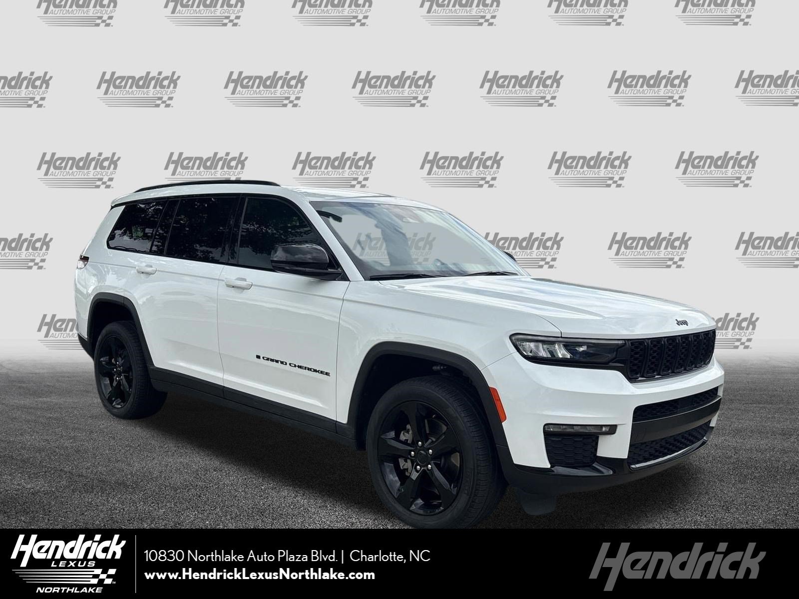 Used 2024 Jeep Grand Cherokee L Limited w/ Black Appearance Package AWD/4WD image 1