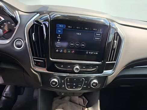 Used 2020 Chevrolet Traverse LT w/ LT Premium Package AWD/4WD image 19