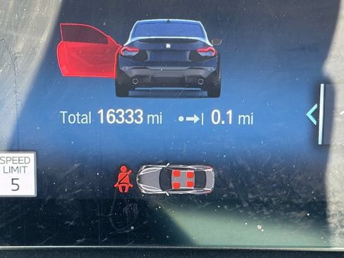 Used 2024 BMW 230i Coupe w/ Convenience Package RWD image 25