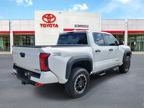 Used 2025 Toyota Tacoma TRD Off-Road image 3