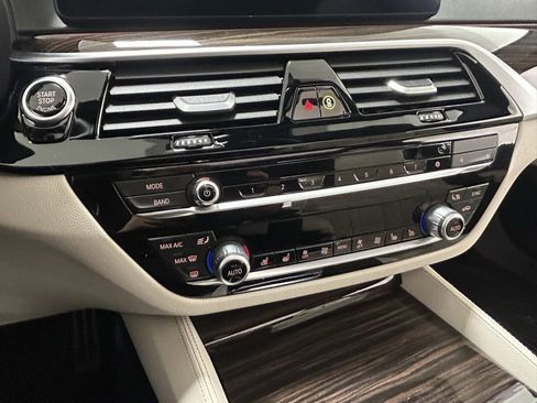 Used 2023 BMW 540i xDrive w/ M Sport Package image 20