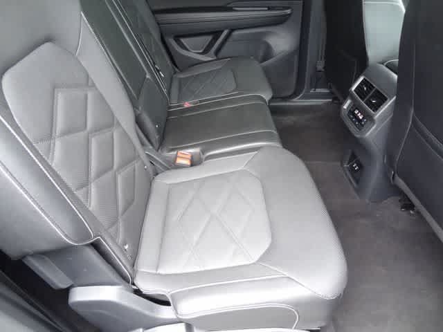 Used 2024 Volkswagen Atlas SE AWD/4WD image 15