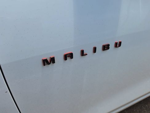 Used 2021 Chevrolet Malibu LT w/ Leather Package FWD image 11