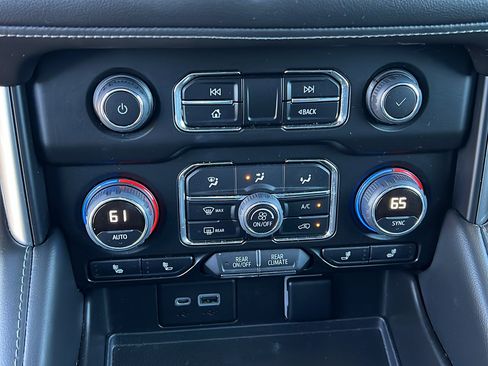 Used 2022 Chevrolet Tahoe LT w/ LT Signature Plus Package AWD/4WD image 27