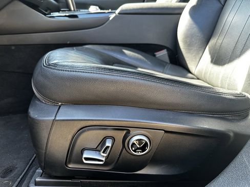 Used 2021 Maserati Levante image 28