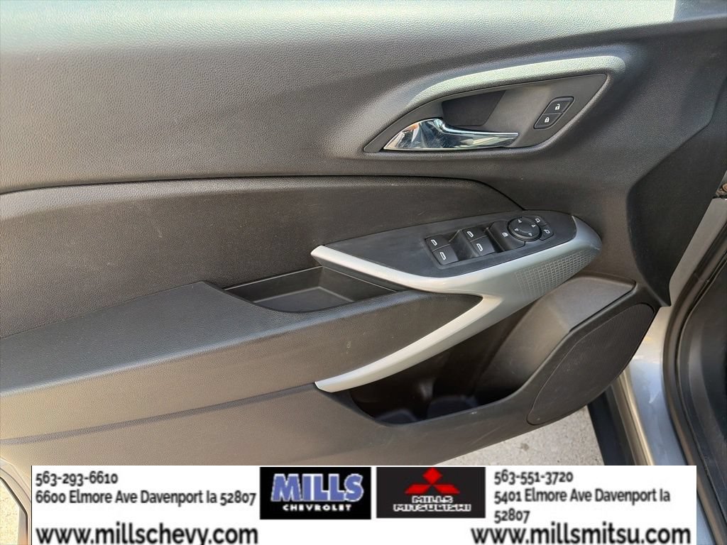 Used 2024 Chevrolet Trax RS FWD image 10