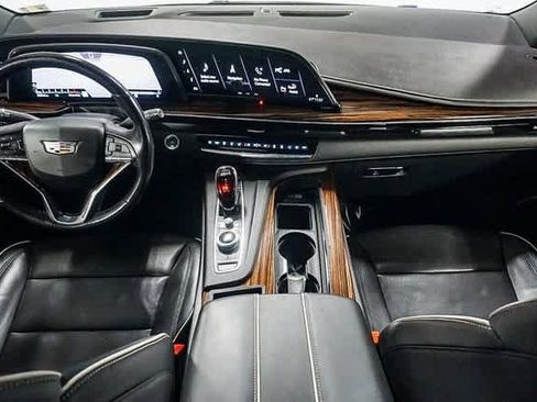 Used 2021 Cadillac Escalade Premium Luxury image 14