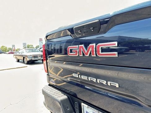 Used 2021 GMC Sierra 1500 Elevation w/ X31 Off-Road Package AWD/4WD image 9