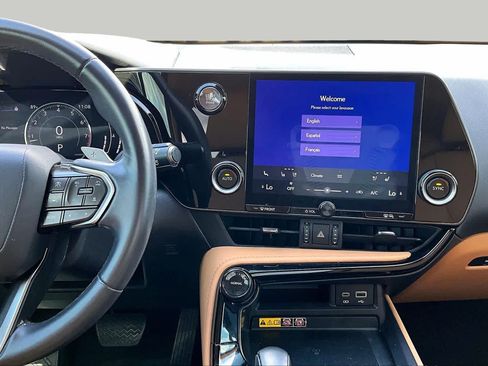 Used 2025 Lexus NX 250 FWD w/ Accessory Package (2T) image 7
