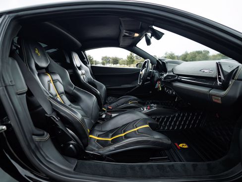 Used 2012 Ferrari 458 Italia Coupe RWD image 55