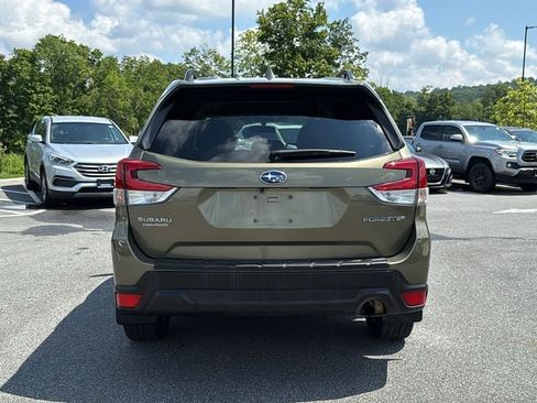 Certified 2022 Subaru Forester Premium AWD/4WD image 7
