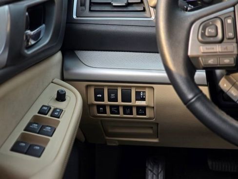 Used 2017 Subaru Legacy 2.5i Premium image 14