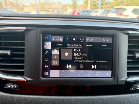 Used 2023 Chrysler Voyager LX image 35