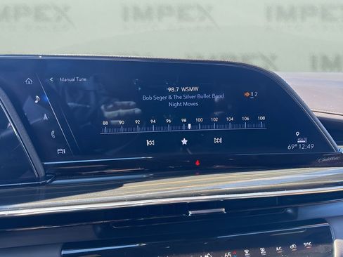 Used 2024 Cadillac Escalade ESV Sport w/ Touring Package image 21