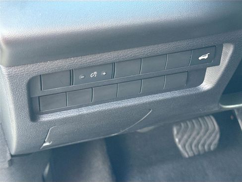 Used 2024 Mitsubishi Outlander SE image 10