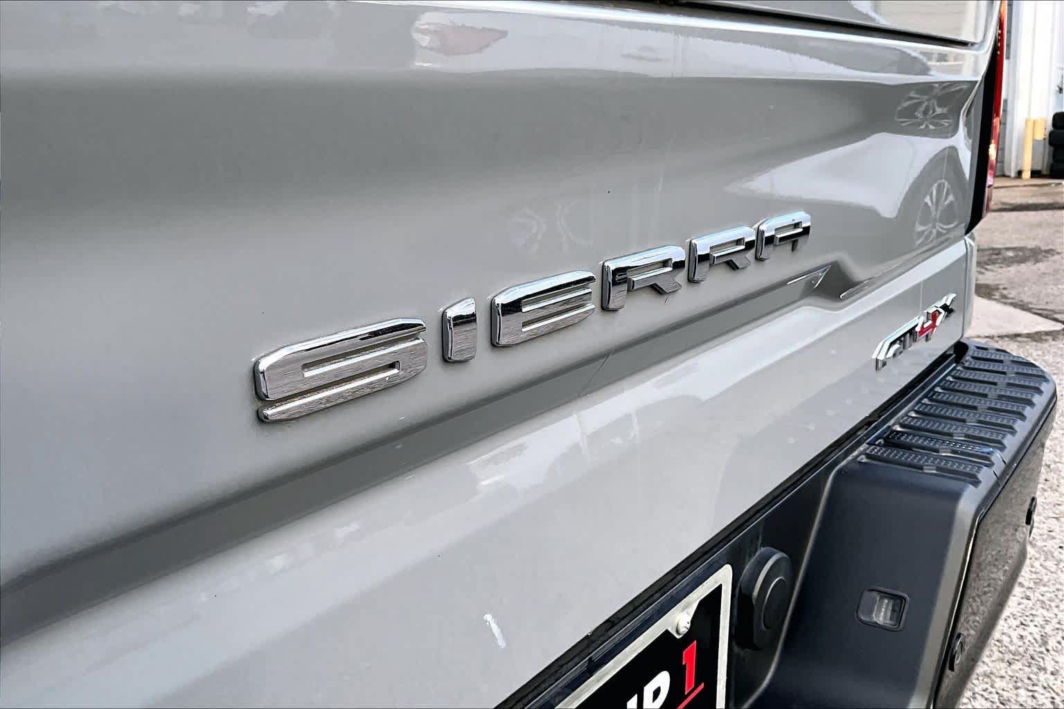 Used 2024 GMC Sierra 1500 AT4X AWD/4WD image 11