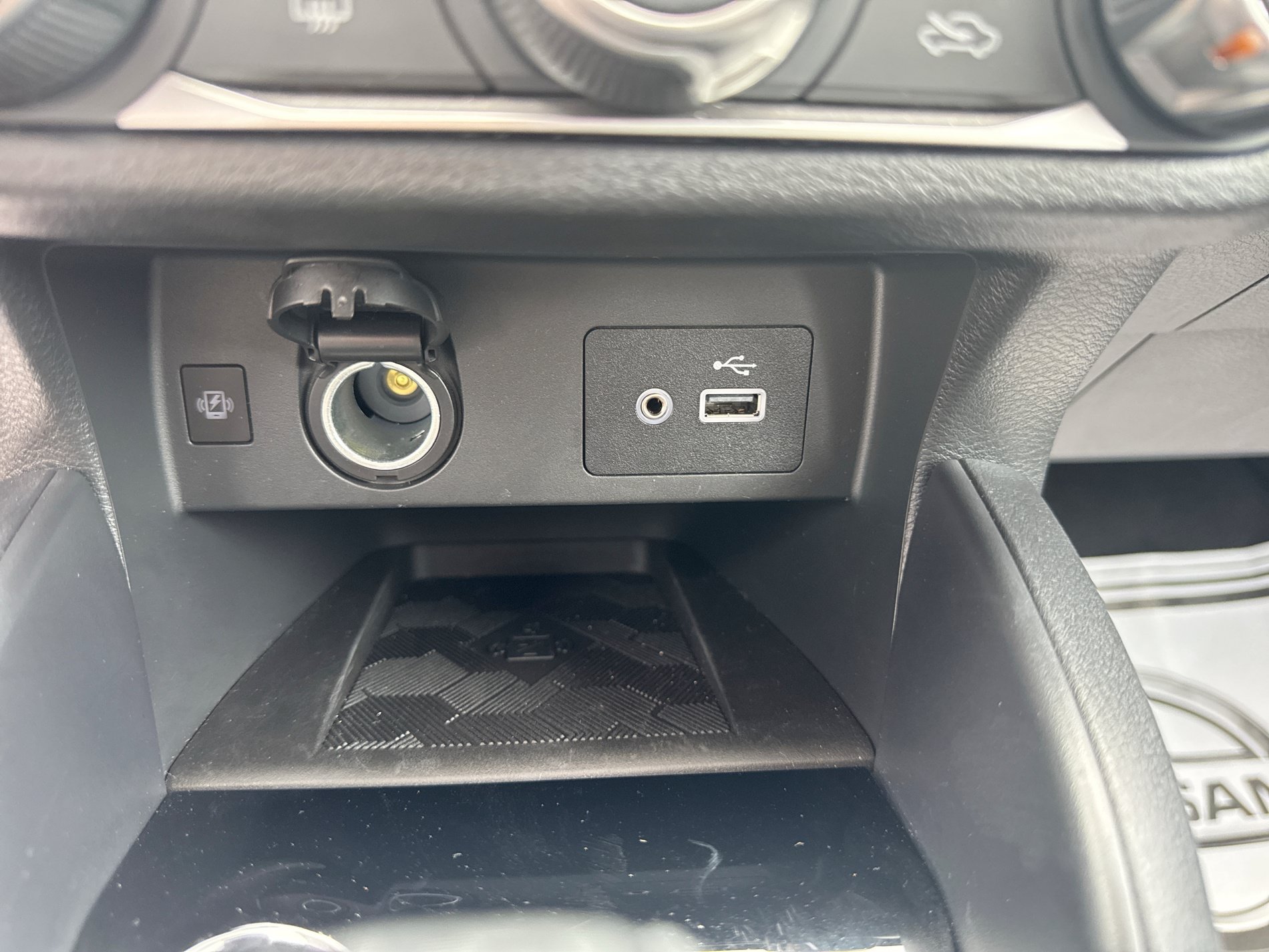 Certified 2025 Nissan Versa SV w/ Trunk Package FWD image 21