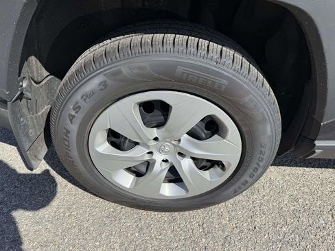 Certified 2022 Toyota RAV4 LE image 9