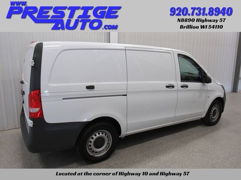 Used 2022 Mercedes-Benz Metris image 4