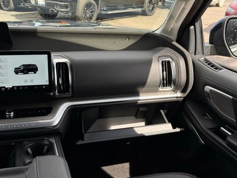 Used 2025 Ford Expedition Max Platinum image 34