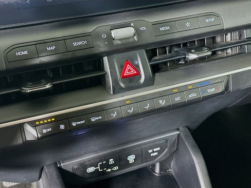 Used 2025 Kia K4 LXS image 24