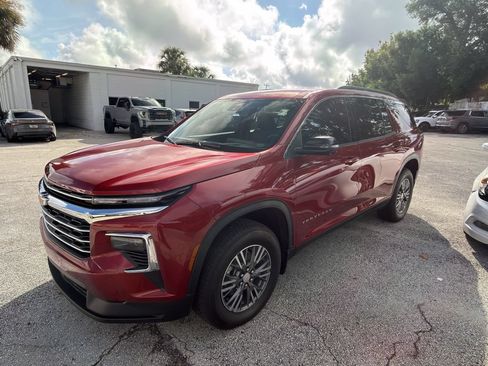 Used 2026 Chevrolet Traverse LT w/ Driver Confidence Package FWD image 7
