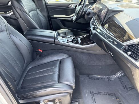 Used 2025 BMW X5 xDrive50e AWD/4WD image 11