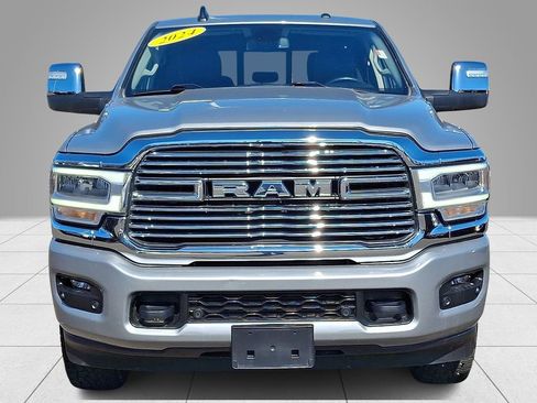 Used 2024 RAM 2500 Laramie AWD/4WD image 3