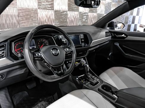 Used 2020 Volkswagen Jetta R-Line w/ R-Line Cold Weather Package FWD image 3