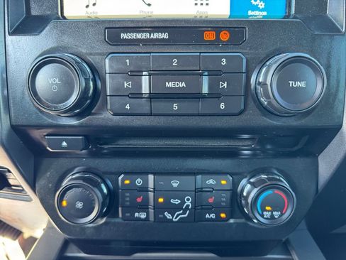 Used 2017 Ford F250 XLT w/ XLT Premium Package image 24