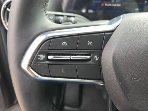 Used 2025 Chevrolet Equinox LT w/ Safety and Technology Package image 11