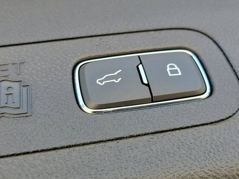 Certified 2023 Lincoln Aviator Reserve w/ Equipment Group 201A RWD image 9