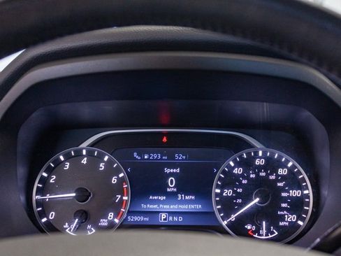 Used 2024 Nissan Titan SV w/ SV Convenience Package image 13