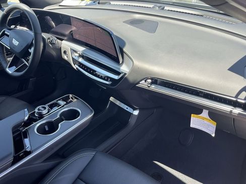 New 2025 Cadillac Lyriq Luxury image 22