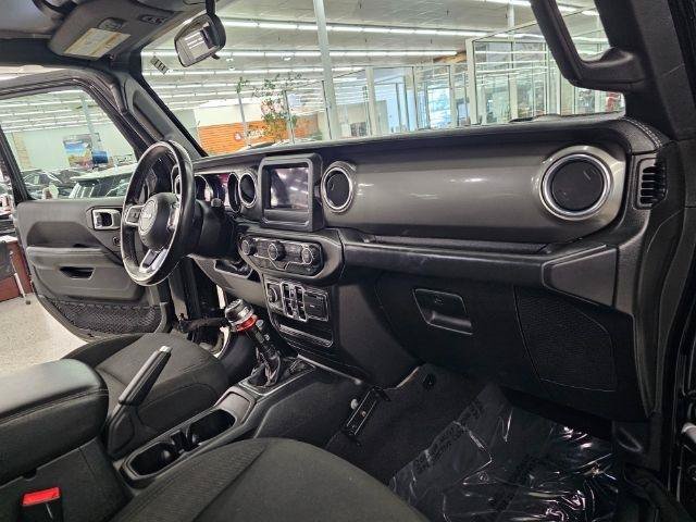 Used 2020 Jeep Wrangler Unlimited Sahara AWD/4WD image 14
