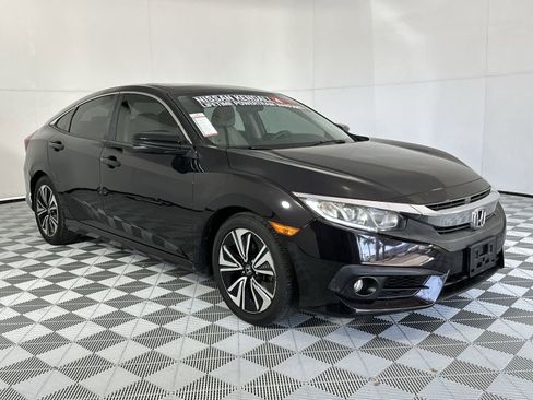 Used 2017 Honda Civic EX-T image 2