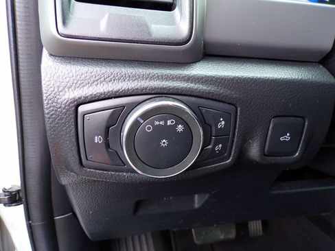 Used 2019 Ford Ranger XL w/ Equipment Group 101A Mid AWD/4WD image 18