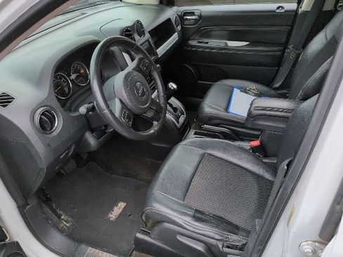 Used 2014 Jeep Compass Latitude AWD/4WD image 10