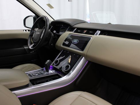Used 2019 Land Rover Range Rover Sport HSE image 28