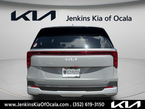 New 2026 Kia Carnival EX FWD image 4