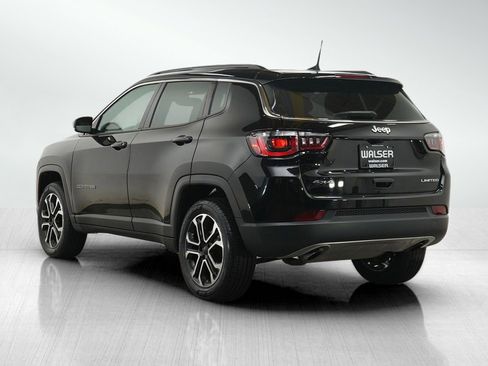 Used 2023 Jeep Compass Limited w/ Sun and Sound Group AWD/4WD image 3